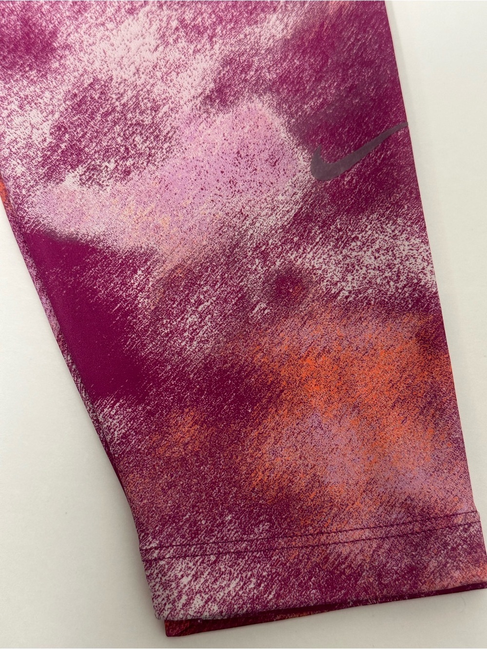 The Nike One Dri-FIT Women's Tie Dye Ankle Leggings S - Picture 3 of 5